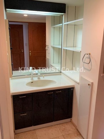 リーガル西天満Ⅱの洗面所|広い洗面スペース