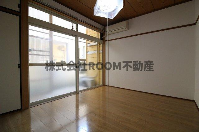 田中コーポの寝室|広くて明るい寝室