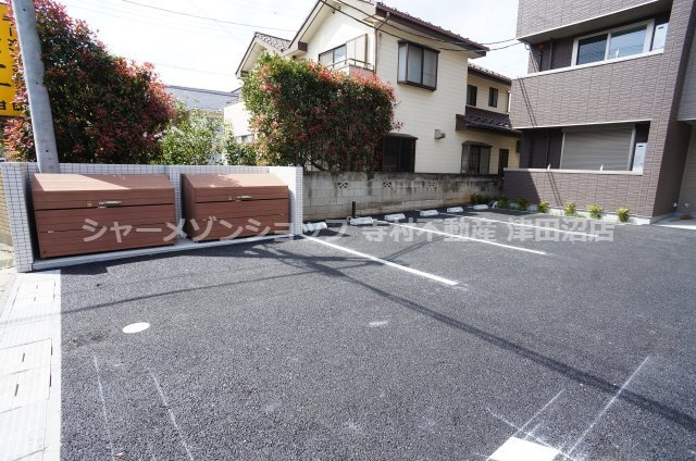 グランド　スクエア　津田沼の駐車場