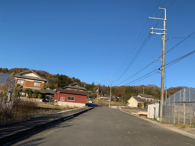 三田市桑原　土地の前面道路含む現地写真
