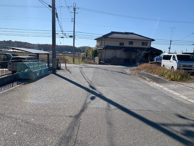 三田市桑原　土地の前面道路含む現地写真