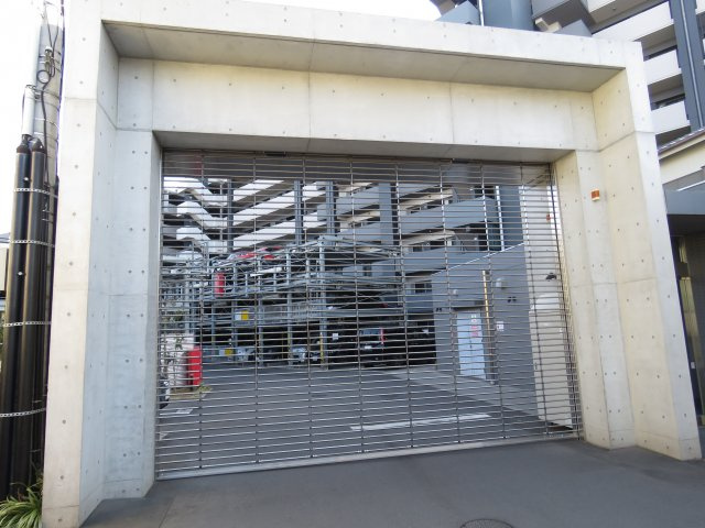 レーベン川越六軒町の駐車場
