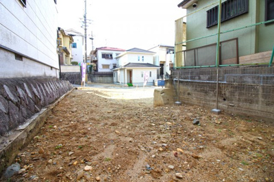 【外観】 | 宇治市広野町丸山　新築戸建 | 【B号地】新築価格：2490万『全居室収納付でお部屋の片付け楽々！お庭にも収納があり外で使う物が収納できて便利ですよ』