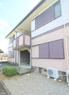 フレグランス野中【10,000円キャッシュバック対象物件】のエントランス|落ち着いたエントランスです