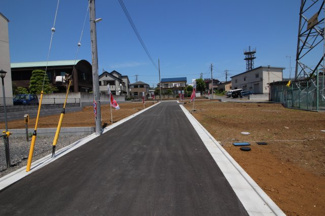 【前面道路含む現地写真】