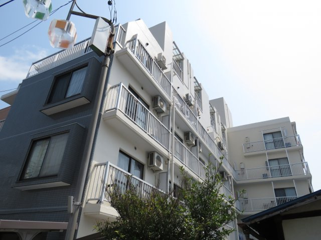 レヂオンス坂戸の外観
