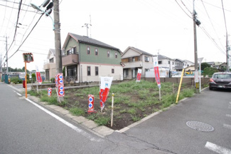 【前面道路含む現地写真】