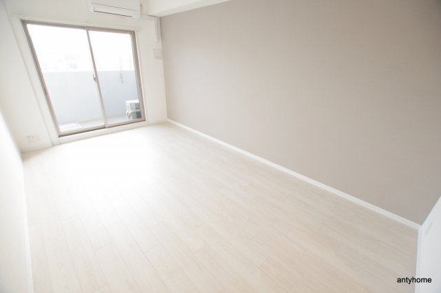 サムティ都島ノース　仲介手数料無料の居間・リビング