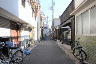 【前面道路含む現地写真】