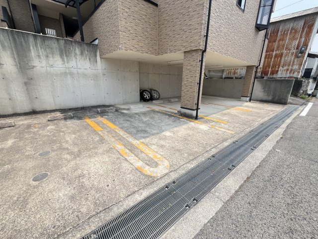 クイールIの駐車場