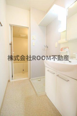 ウエストコートの洗面所|脱衣スペースもあります