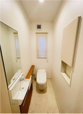 【トイレ】 | 江戸屋敷2丁目戸建 | ゆったりとした空間のトイレです