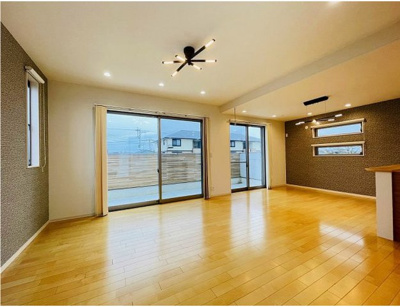 【居間・リビング】 | 江戸屋敷2丁目戸建 | こちらのリビングで趣味の時間をお楽しみください