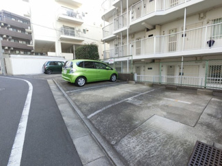 【駐車場】 | 平置駐車場です。