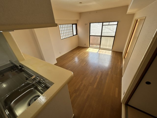 ロイヤルメゾン富士の居間・リビング