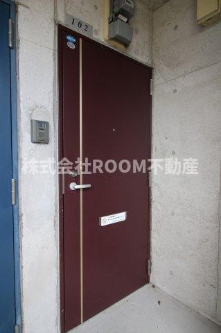 センチュリー21金田　F棟の玄関