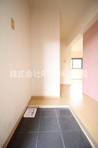 センチュリー21金田　F棟の玄関