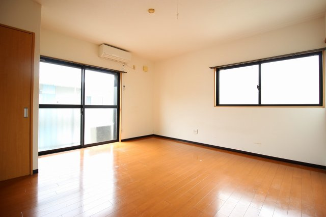 センチュリー21金田　F棟の居間・リビング|ゆったり過ごせるリビングです