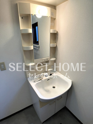 【独立洗面台】 | 法性寺ハイツアネックス | 朝の支度にも助かる、独立の洗髪洗面化粧台