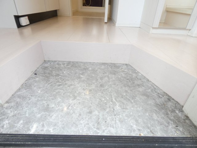 【玄関】 | ロイヤルクレスト八熊