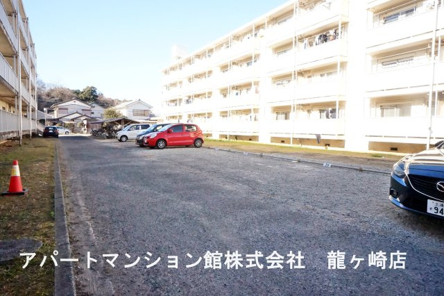 ビレッジハウス古城2号棟の駐車場