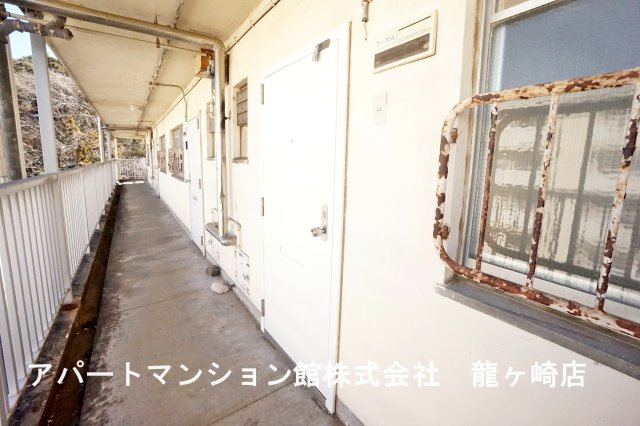 ビレッジハウス古城2号棟のエントランス