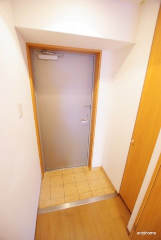 シャインビュー淡路　仲介手数料無料の玄関