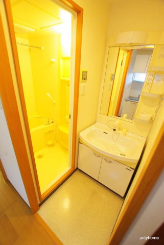 シャインビュー淡路　仲介手数料無料の洗面所