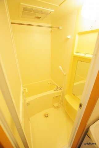 シャインビュー淡路　仲介手数料無料の浴室