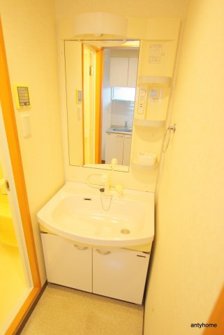 シャインビュー淡路　仲介手数料無料の洗面所
