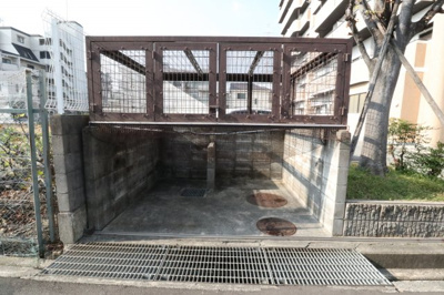 【その他共用部分】 | ラフィネセオミ | 敷地内ゴミ置き場