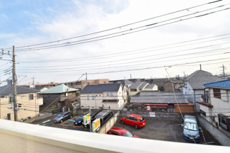 【展望】 | バルコニーからは開放的な景色が眺められます。