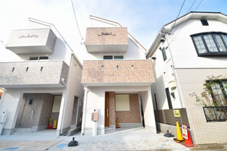 【外観】 | 5.4ｍ道路に面す、閑静な住宅街で落ち着いた雰囲気です。