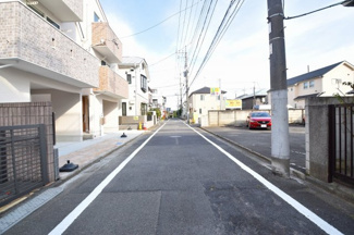【前面道路含む現地写真】 | 現地見学や資料請求などお気軽にお問合せ下さい。
◎周辺環境とあわせて現地もご案内致します。