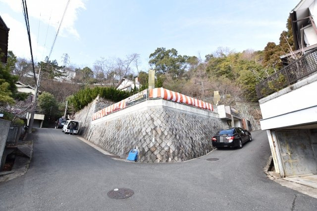 西宮市苦楽園四番町 建築条件無し 売土地の 陽当り良好 建築条件なし 閑静な住宅地 更地渡し ハッピーホーム不動産販売