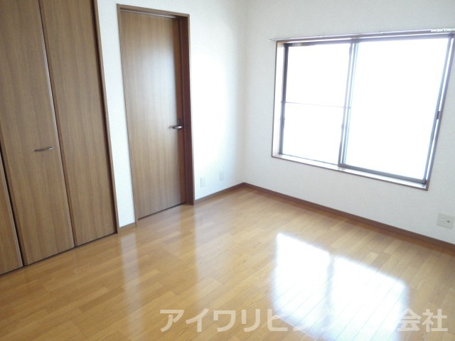 ウエストビレッジの洋室|【ウエストビレッジ】