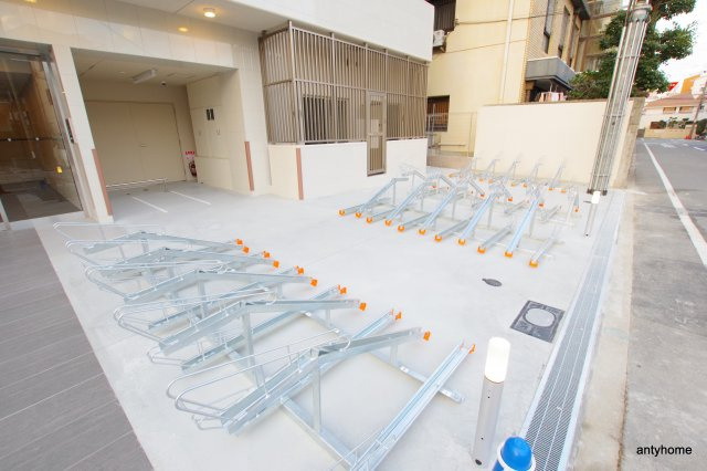 エグゼ新大阪南　仲介手数料無料の駐車場