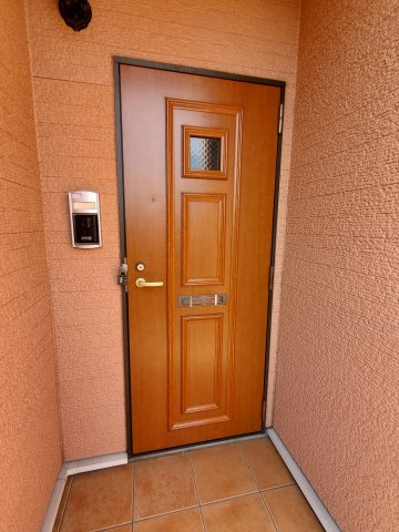 グランシス富木島の玄関
