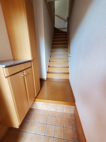 グランシス富木島の玄関