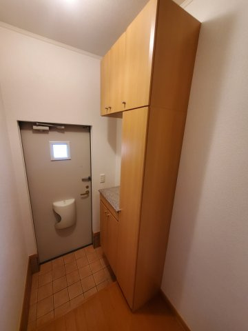 グランシス富木島の玄関