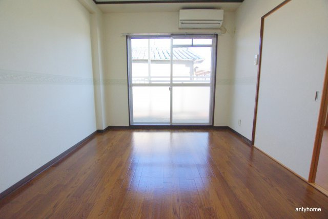 ドムール三国　仲介手数料無料の寝室