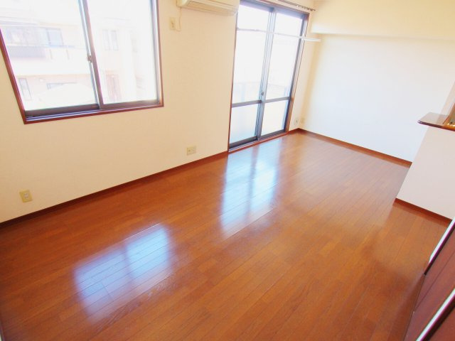 ディアスT4の居間・リビング