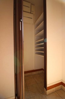 【収納】 | 研究学園4丁目貸家 | たっぷり玄関収納！！