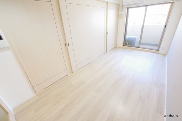 LUMINOUS新大阪　仲介手数料無料の洋室