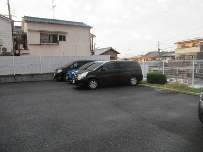 【駐車場】 | ヌカタコルンウエスト（新石切賃貸） | カースペースがあります