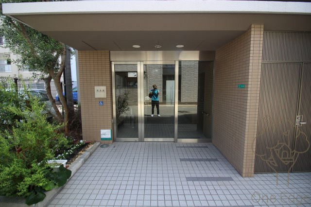 翠香園のエントランス
