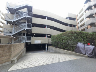 【駐車場】 | 自走式駐車場です。