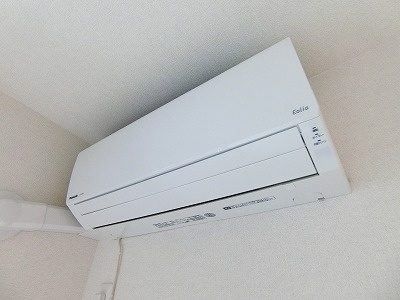 【設備】 | PHARE/ファーレ | 暑い夏や寒い冬に大活躍のエアコン付きです☆冷暖房完備で1年中快適に過ごせます♪