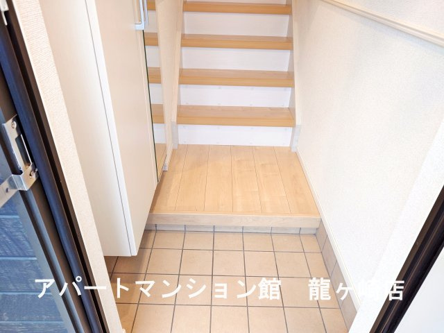 アール　ホームズⅠの玄関