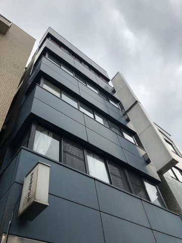 アイアイビルの外観